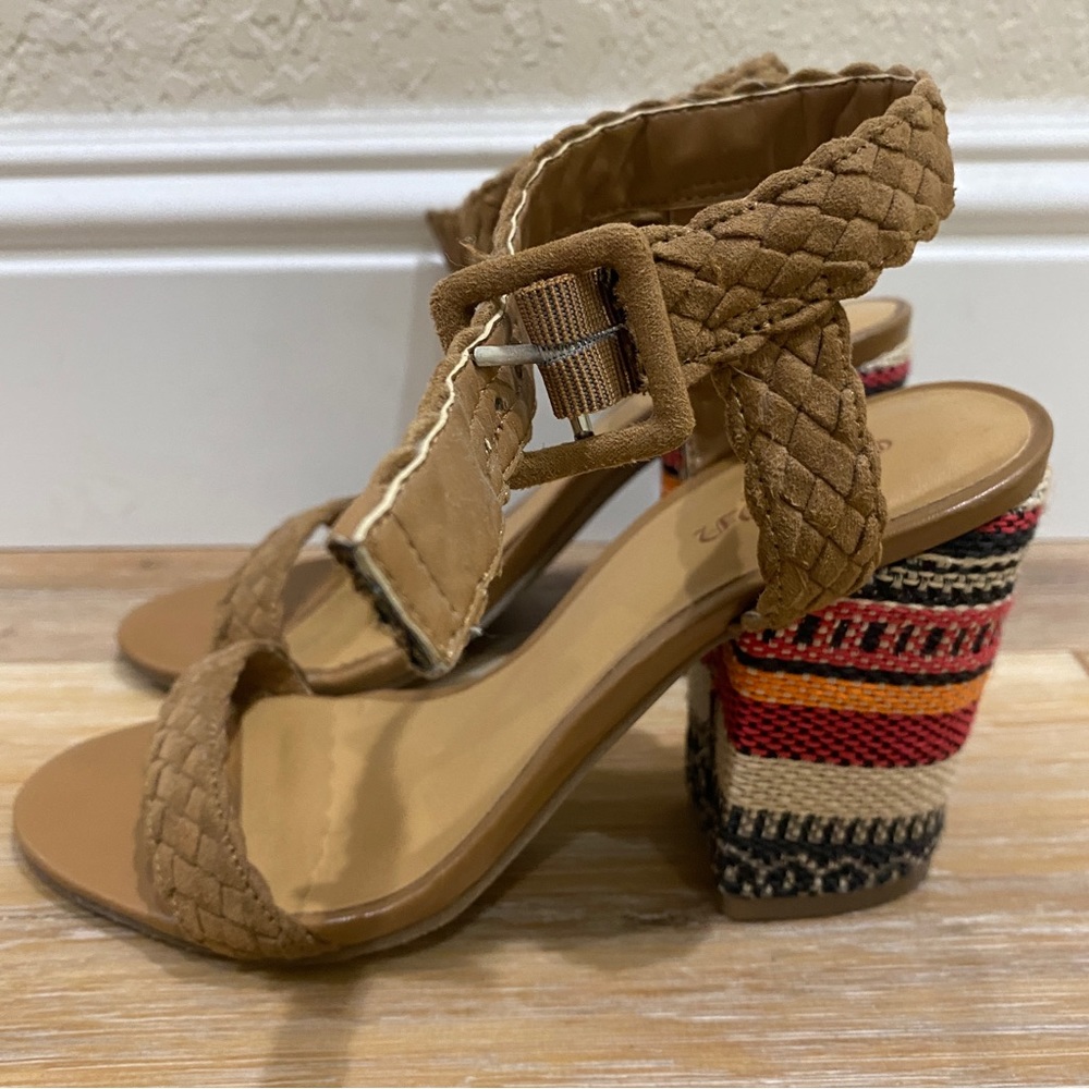 Crown Vintage Boho Block Heels Sz 6